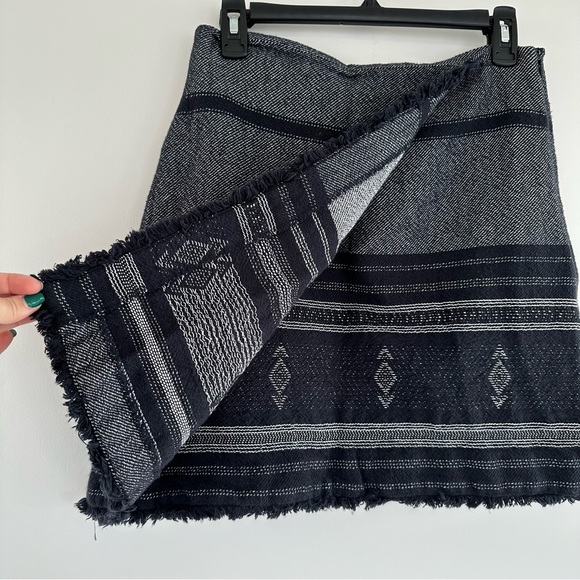 Loft Navy Jacquard Tweed Fringe Wrap Skirt Size 12 - Picture 5 of 8